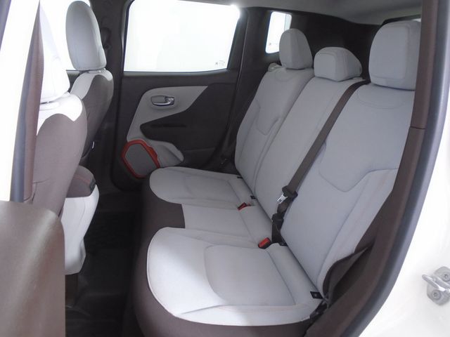 2016 Jeep Renegade 4WD 4dr Latitude - 22971799 - 28