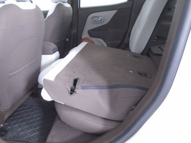 2016 Jeep Renegade 4WD 4dr Latitude - 22971799 - 29