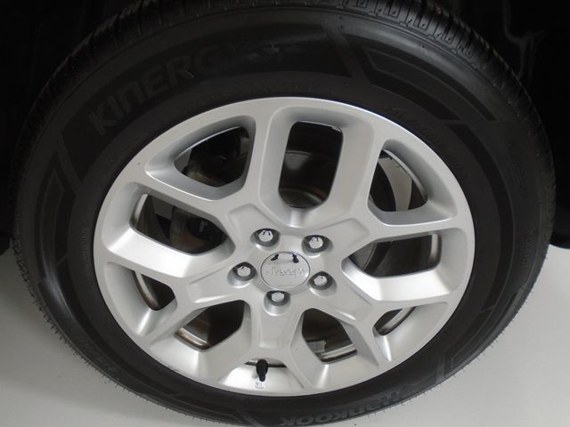 2016 Jeep Renegade 4WD 4dr Latitude - 22971799 - 38