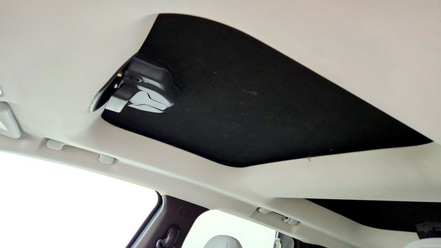 2016 Jeep Renegade 4WD 4dr Latitude w/ My Sky Power Retractable / Removable Panels - 22967449 - 9