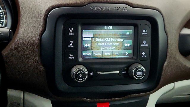 2016 Jeep Renegade 4WD 4dr Latitude w/ My Sky Power Retractable / Removable Panels - 22967449 - 17