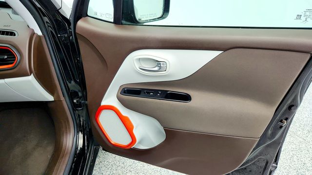 2016 Jeep Renegade 4WD 4dr Latitude w/ My Sky Power Retractable / Removable Panels - 22967449 - 25