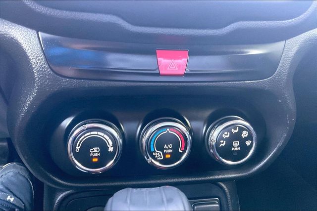 2016 Jeep Renegade 4WD 4dr Trailhawk - 23066055 - 27