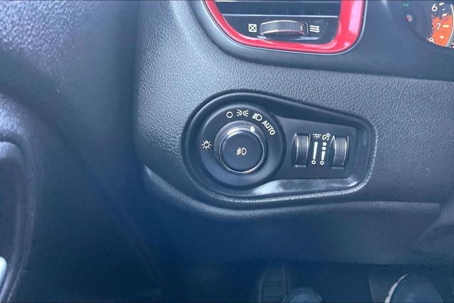 2016 Jeep Renegade 4WD 4dr Trailhawk - 23066055 - 29