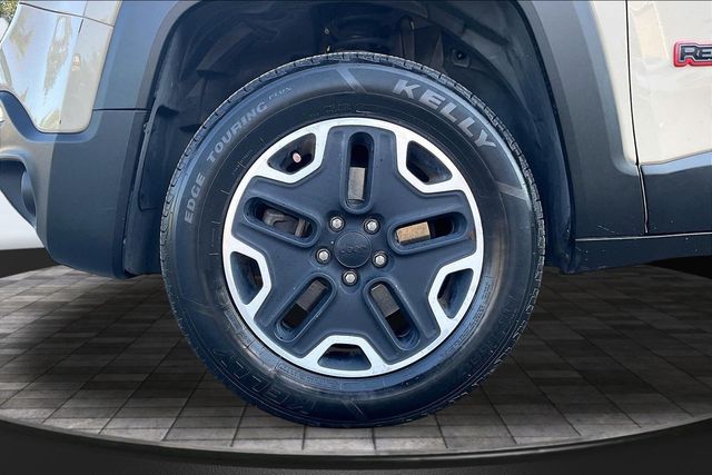 2016 Jeep Renegade 4WD 4dr Trailhawk - 23066055 - 34