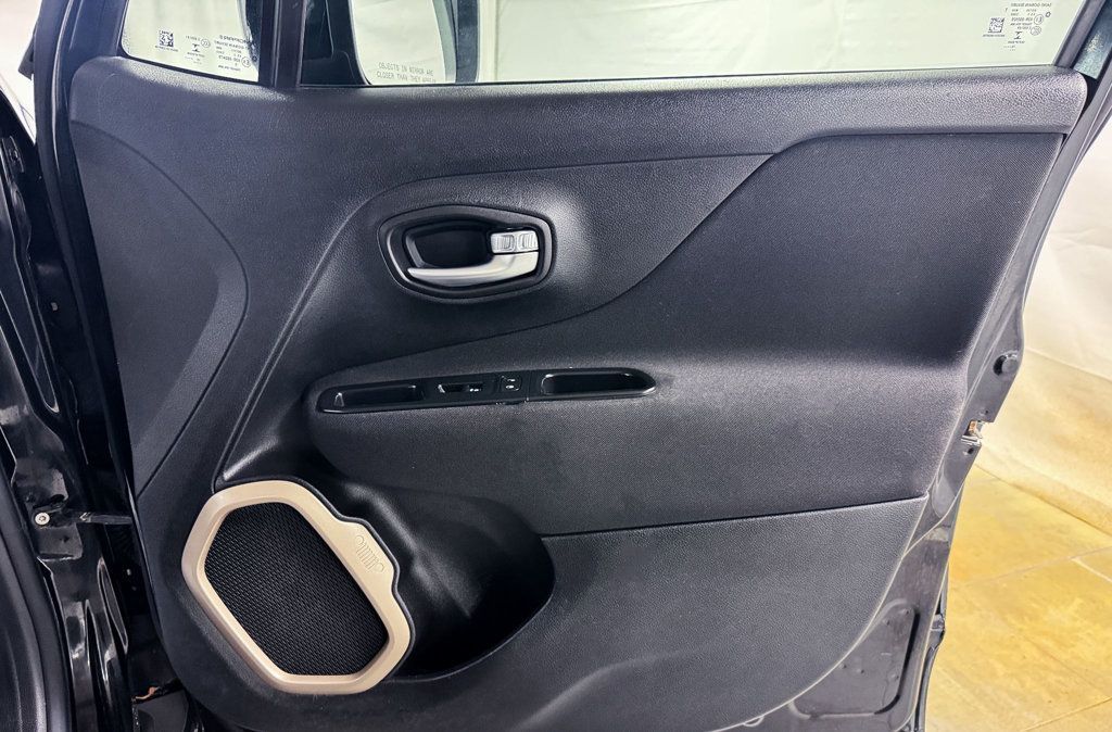 2016 Jeep Renegade LATITUDE - 23079938 - 17