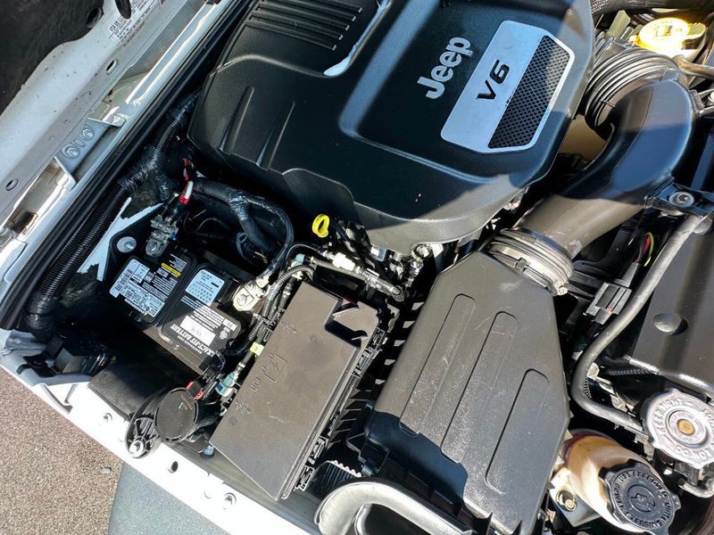 2016 Jeep Wrangler 4WD 2dr Rubicon Hard Rock - 22921267 - 24