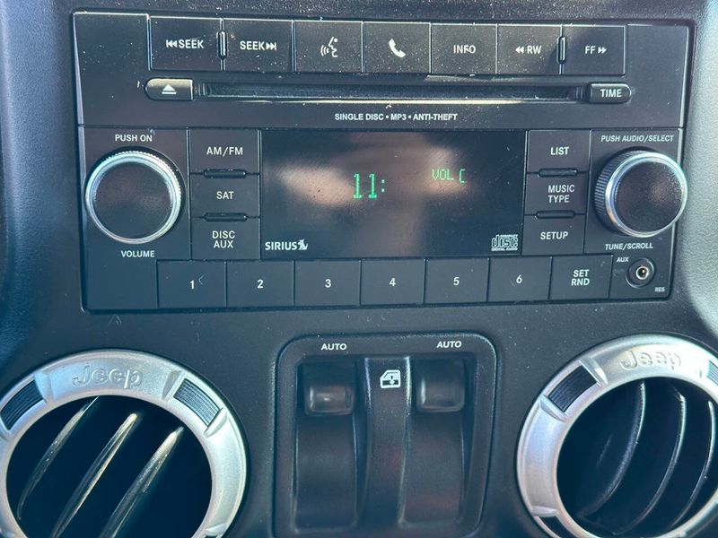 2016 Jeep Wrangler 4WD 2dr Rubicon Hard Rock - 22921267 - 34