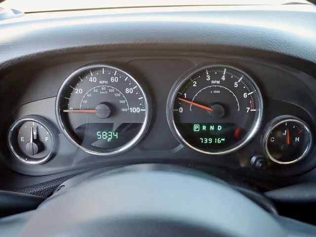 2016 Jeep Wrangler 4WD 2dr Sahara - 22980873 - 14