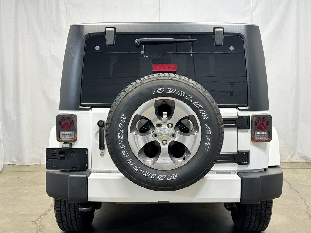 2016 Jeep Wrangler 4WD 2dr Sahara - 23057576 - 9