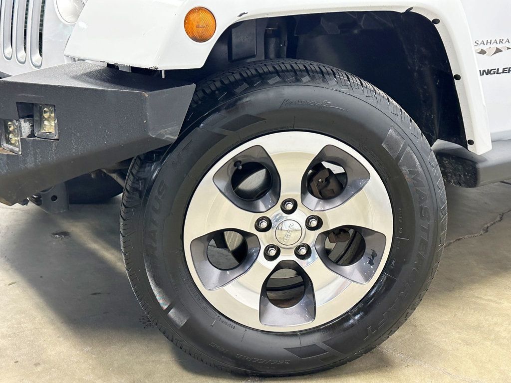 2016 Jeep Wrangler 4WD 2dr Sahara - 23057576 - 12