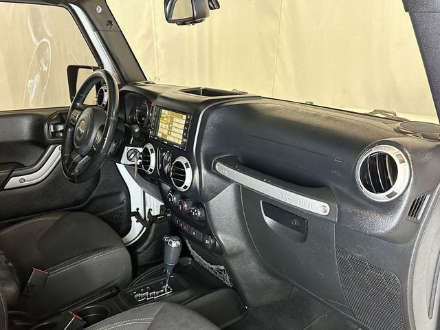 2016 Jeep Wrangler 4WD 2dr Sahara - 23057576 - 21