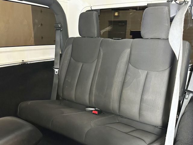 2016 Jeep Wrangler 4WD 2dr Sahara - 23057576 - 29