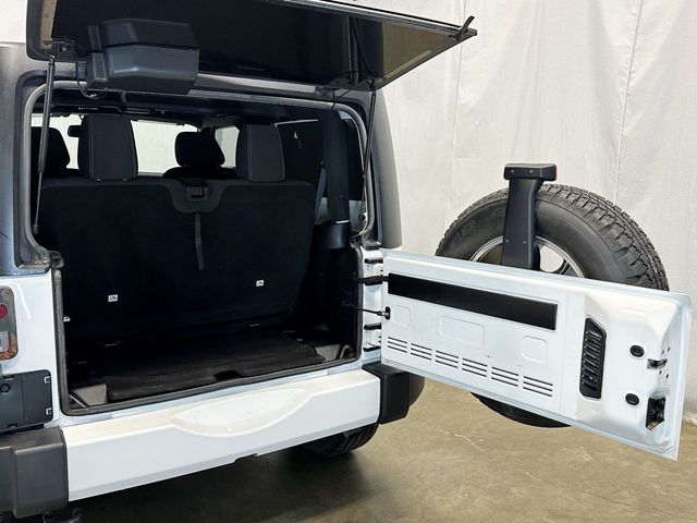 2016 Jeep Wrangler 4WD 2dr Sahara - 23057576 - 31