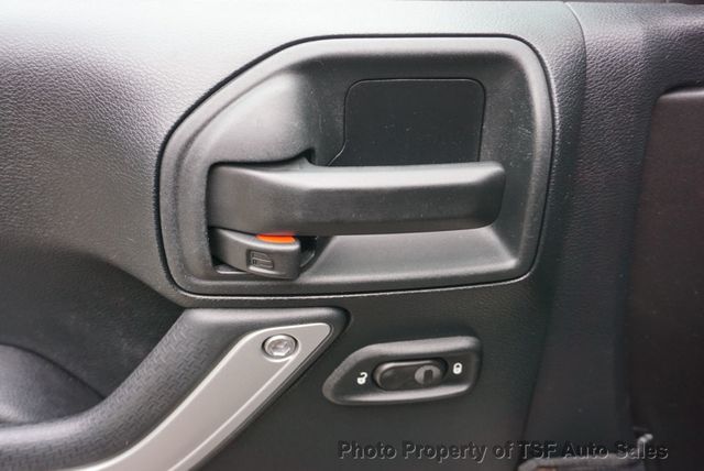 2016 Jeep Wrangler 4WD 2dr Sahara 6 SPEED MANUAL IMMACULATE CONDITION LOW MILES  - 22917973 - 32