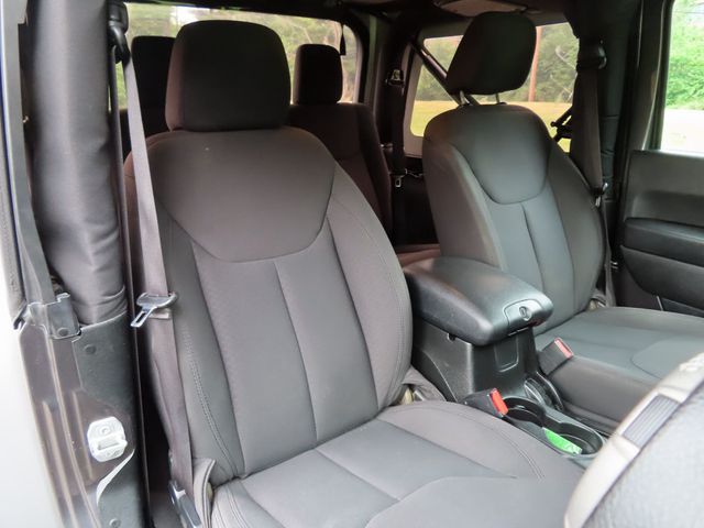 2016 Jeep Wrangler 4WD 2dr Sport - 23031122 - 25