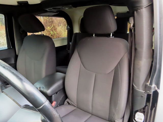 2016 Jeep Wrangler 4WD 2dr Willys Wheeler - 22941490 - 17