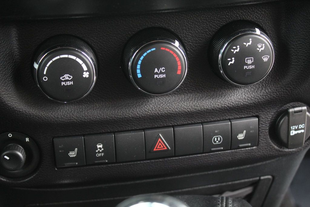 2016 Jeep Wrangler Rubicon photo 10