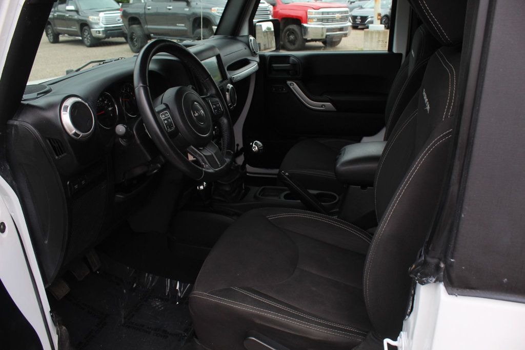 2016 Jeep Wrangler Rubicon photo 17
