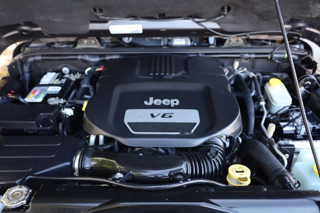 2016 Jeep Wrangler Sahara - 23017394 - 9