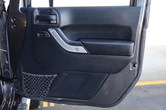 2016 Jeep Wrangler Sahara - 23017394 - 18