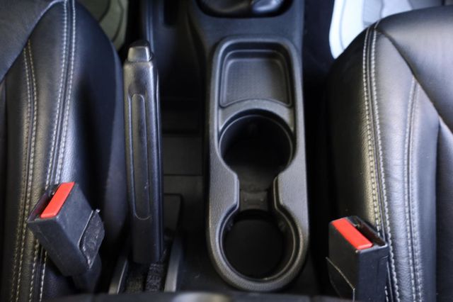 2016 Jeep Wrangler Sahara - 23017394 - 34