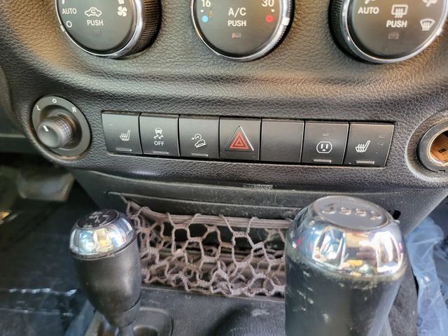 2016 Jeep Wrangler Unlimited Rubicon Hard Rock Sport Utility 4D - 23031798 - 29
