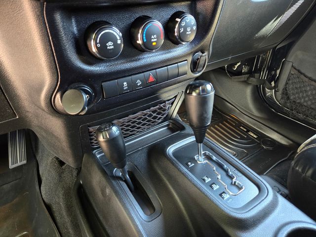 2016 Jeep Wrangler Unlimited  - 23038709 - 19