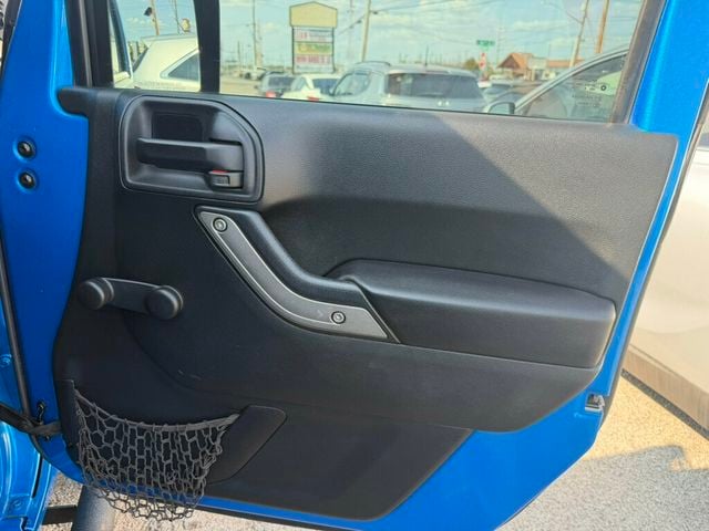 2016 Jeep Wrangler Unlimited 4WD 4dr 75th Anniversary - 23064896 - 15