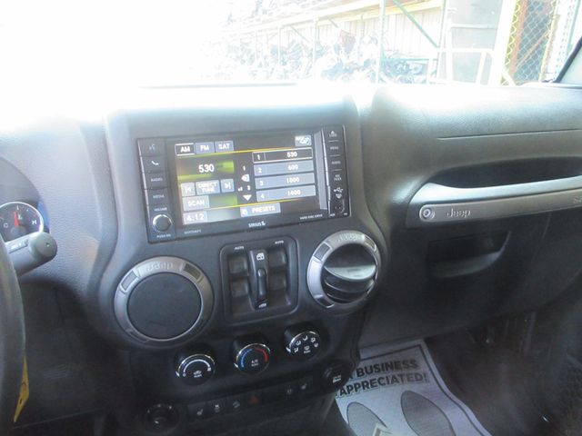 2016 Jeep Wrangler Unlimited 4WD 4dr Black Bear - 23057508 - 11