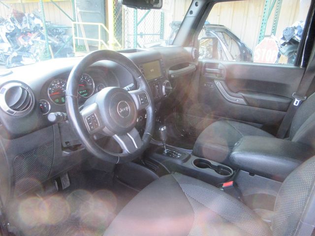 2016 Jeep Wrangler Unlimited 4WD 4dr Black Bear - 23057508 - 6