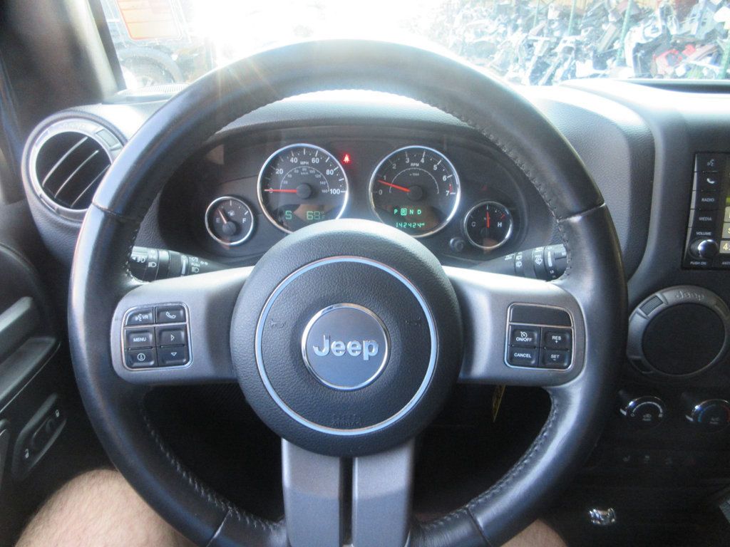 Jeep Wrangler photo 8