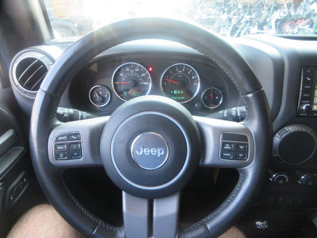 2016 Jeep Wrangler Unlimited 4WD 4dr Black Bear - 23057508 - 7