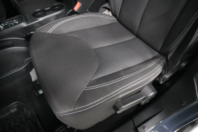 2016 Jeep Wrangler Unlimited 4WD 4dr Rubicon - 22971368 - 11