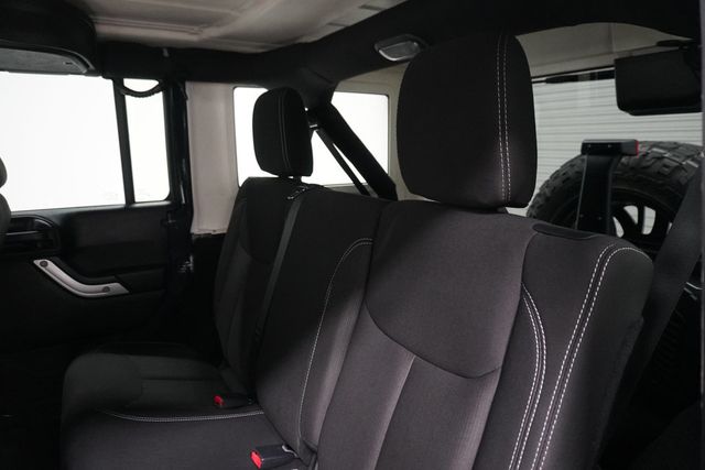 2016 Jeep Wrangler Unlimited 4WD 4dr Rubicon - 22971368 - 12