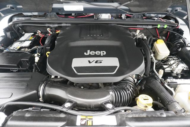 2016 Jeep Wrangler Unlimited 4WD 4dr Rubicon - 22971368 - 24