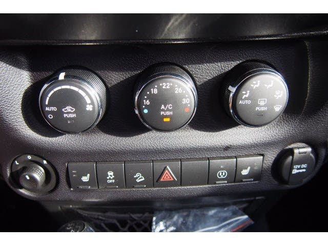 2016 Jeep Wrangler Unlimited 4WD 4dr Rubicon - 18321169 - 14