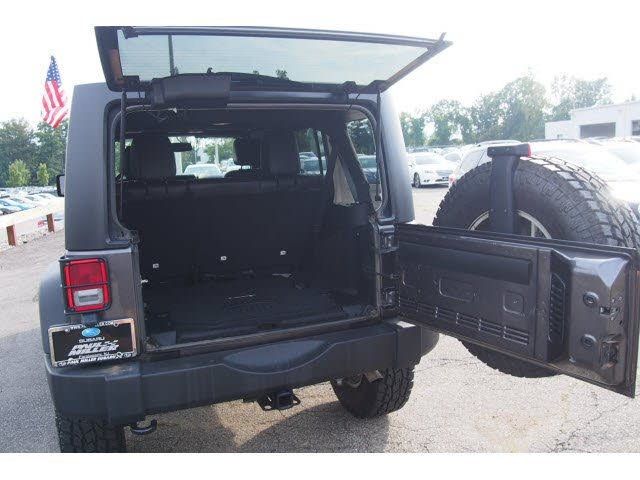 2016 Jeep Wrangler Unlimited 4WD 4dr Rubicon - 18321169 - 26