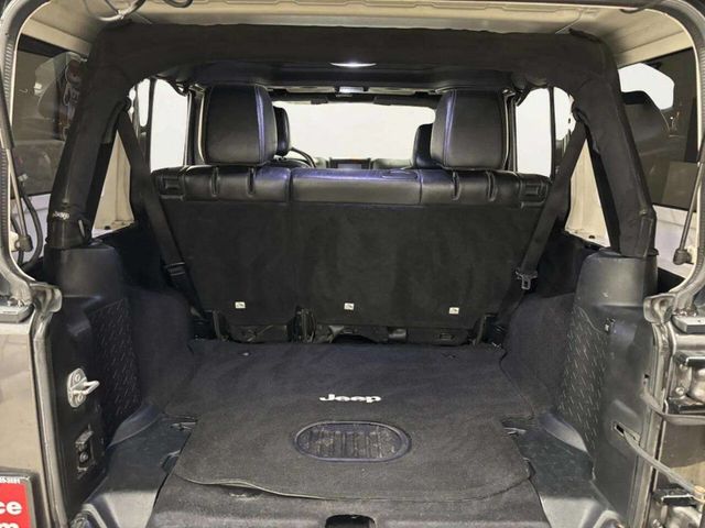 2016 Jeep Wrangler Unlimited 4WD 4dr Rubicon Hard Rock - 22961859 - 17