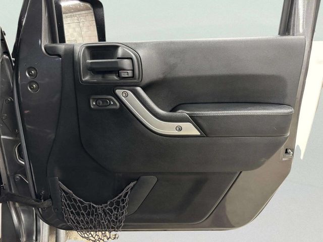 2016 Jeep Wrangler Unlimited 4WD 4dr Rubicon Hard Rock - 22961859 - 21