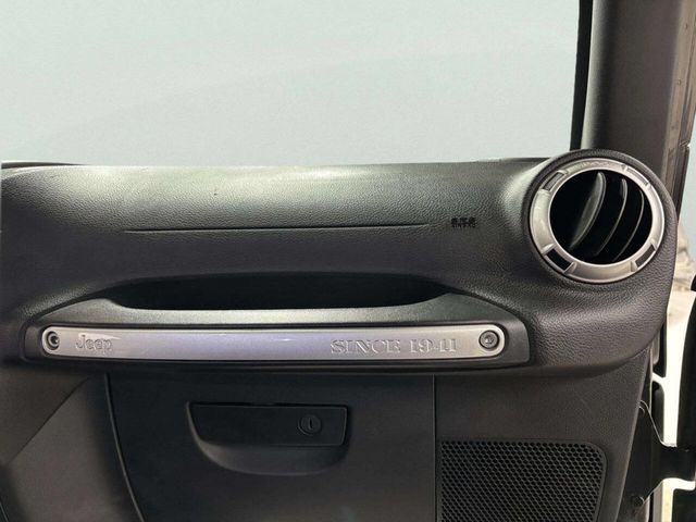 2016 Jeep Wrangler Unlimited 4WD 4dr Rubicon Hard Rock - 22961859 - 23