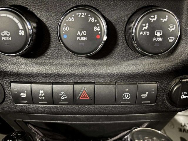 2016 Jeep Wrangler Unlimited 4WD 4dr Rubicon Hard Rock - 22961859 - 29