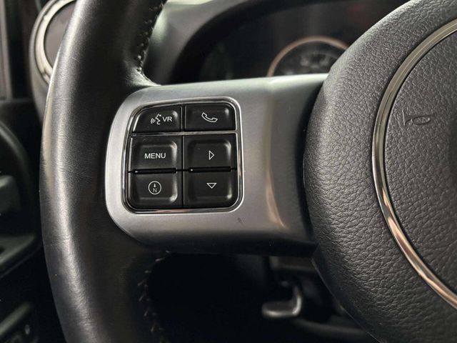 2016 Jeep Wrangler Unlimited 4WD 4dr Rubicon Hard Rock - 22961859 - 33