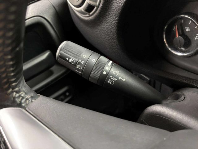 2016 Jeep Wrangler Unlimited 4WD 4dr Rubicon Hard Rock - 22961859 - 35