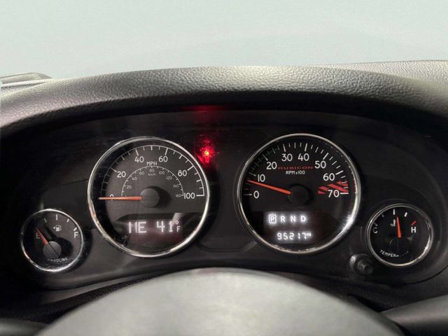 2016 Jeep Wrangler Unlimited 4WD 4dr Rubicon Hard Rock - 22961859 - 37