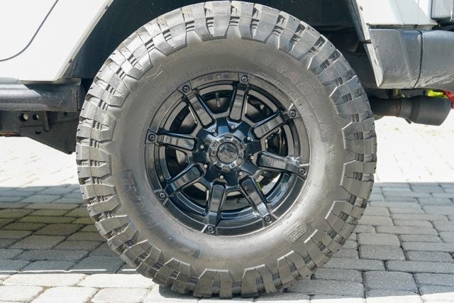 2016 Jeep Wrangler Unlimited 4WD 4dr Rubicon Hard Rock - 22999406 - 16