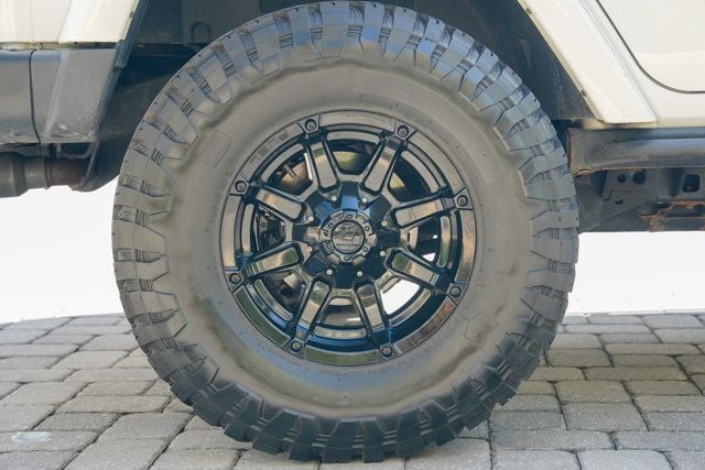 2016 Jeep Wrangler Unlimited 4WD 4dr Rubicon Hard Rock - 22999406 - 31