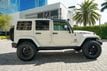 2016 Jeep Wrangler Unlimited 4WD 4dr Rubicon Hard Rock - 22999406 - 32