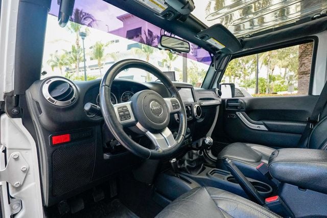 2016 Jeep Wrangler Unlimited 4WD 4dr Rubicon Hard Rock - 22999406 - 56