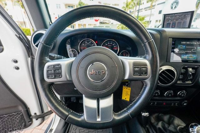 2016 Jeep Wrangler Unlimited 4WD 4dr Rubicon Hard Rock - 22999406 - 59